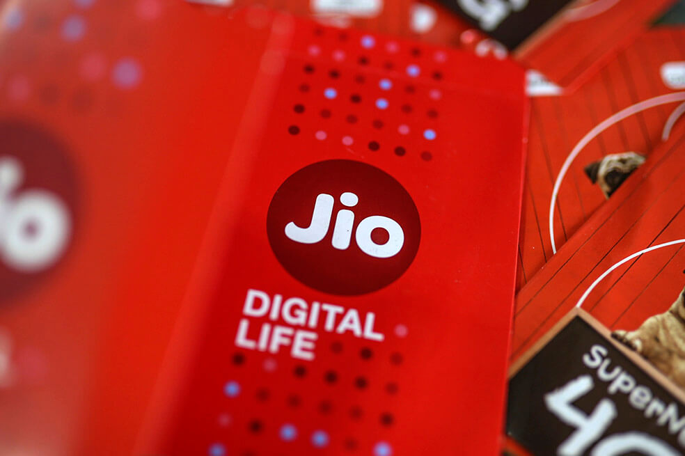 Facebook invierte US$5.700 millones para asociarse con poderosa plataforma digital india
