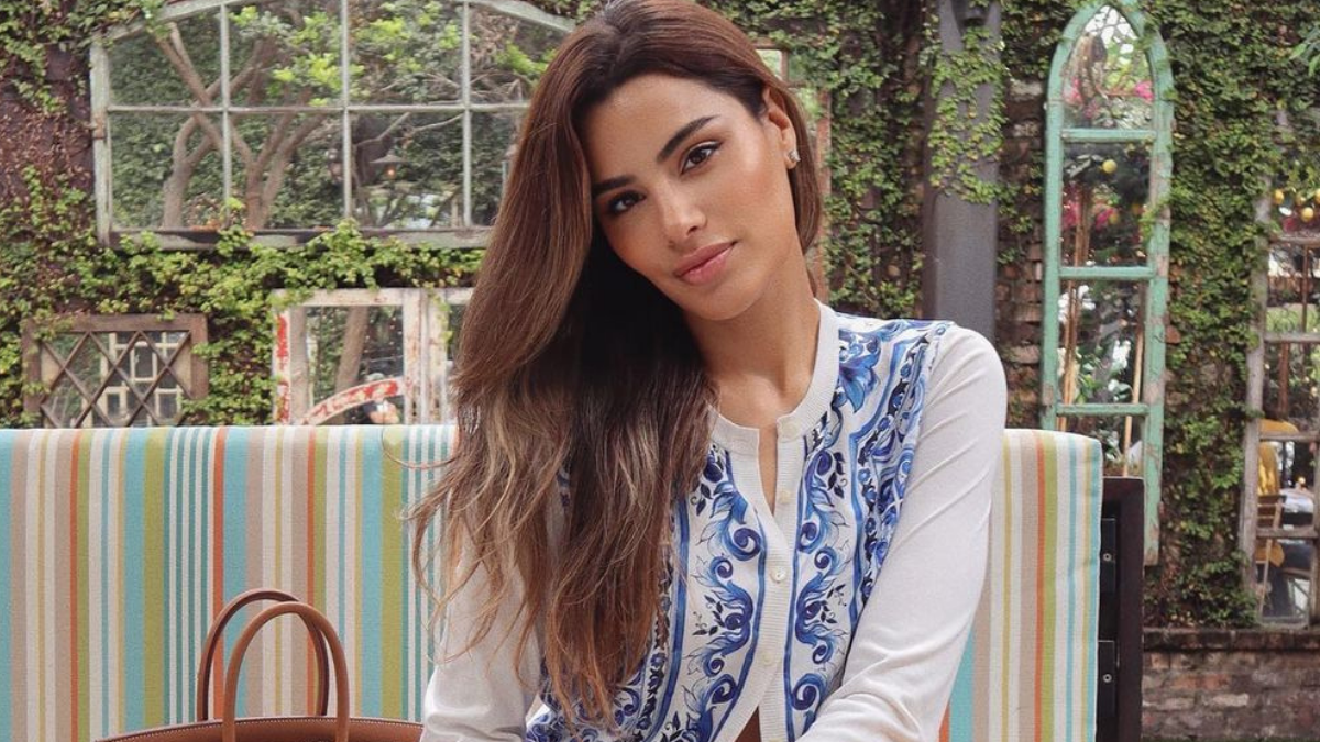 Ariadna actualmente tiene 29 años, fue señorita Colombia en 2014 y se ganó el derecho a representar al país en Miss Universo 2015.