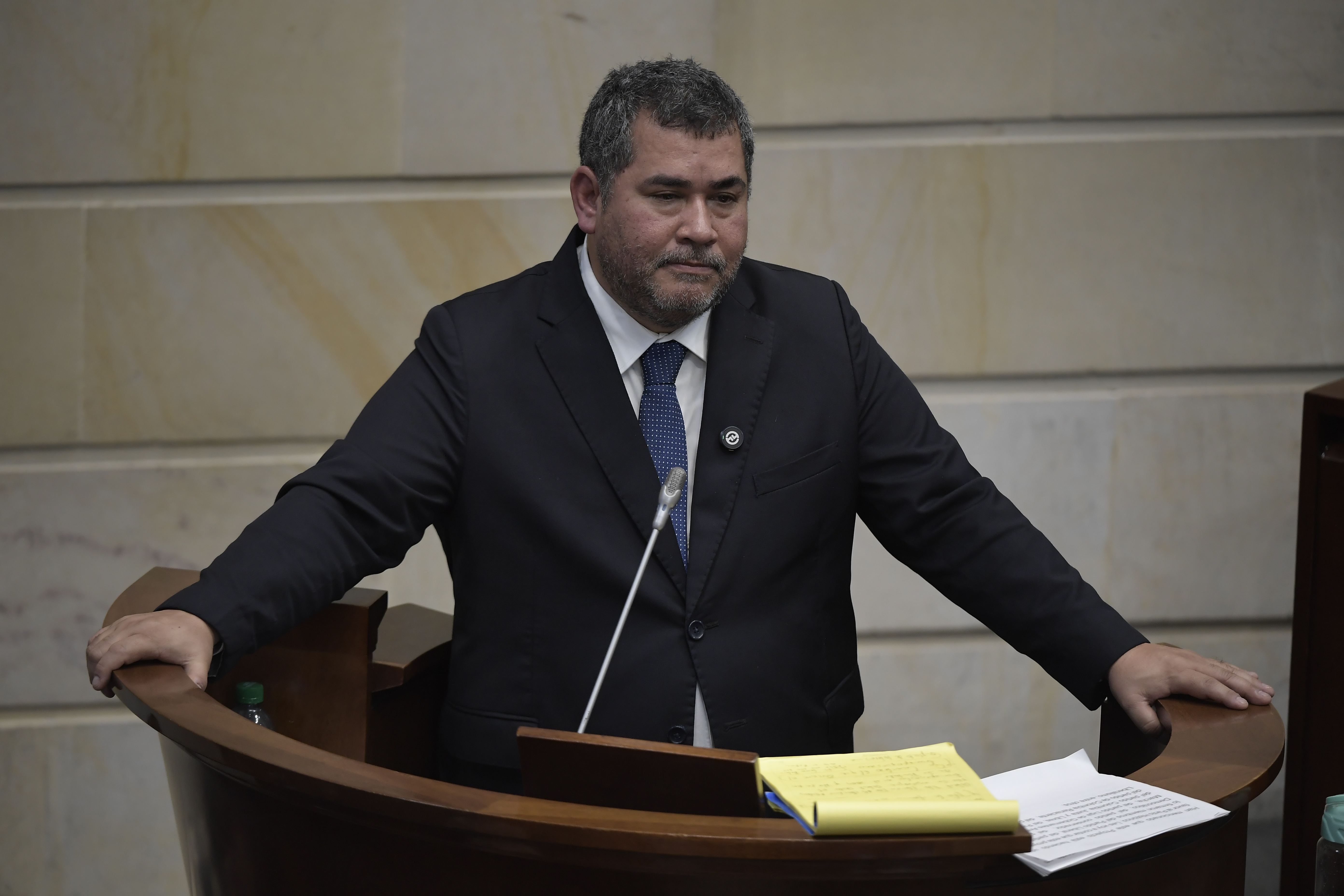 Senador en plenaria, en la que fue archivado con 55 votos por el “sí” y 29 por el “no”, el proyecto de acto legislativo que buscaba permitir el transfuguismo