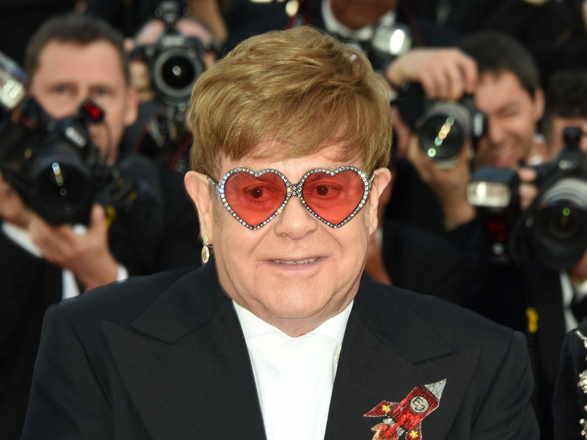 Elton John: “Puede que haga algo para otras personas, pero no en un disco mío”