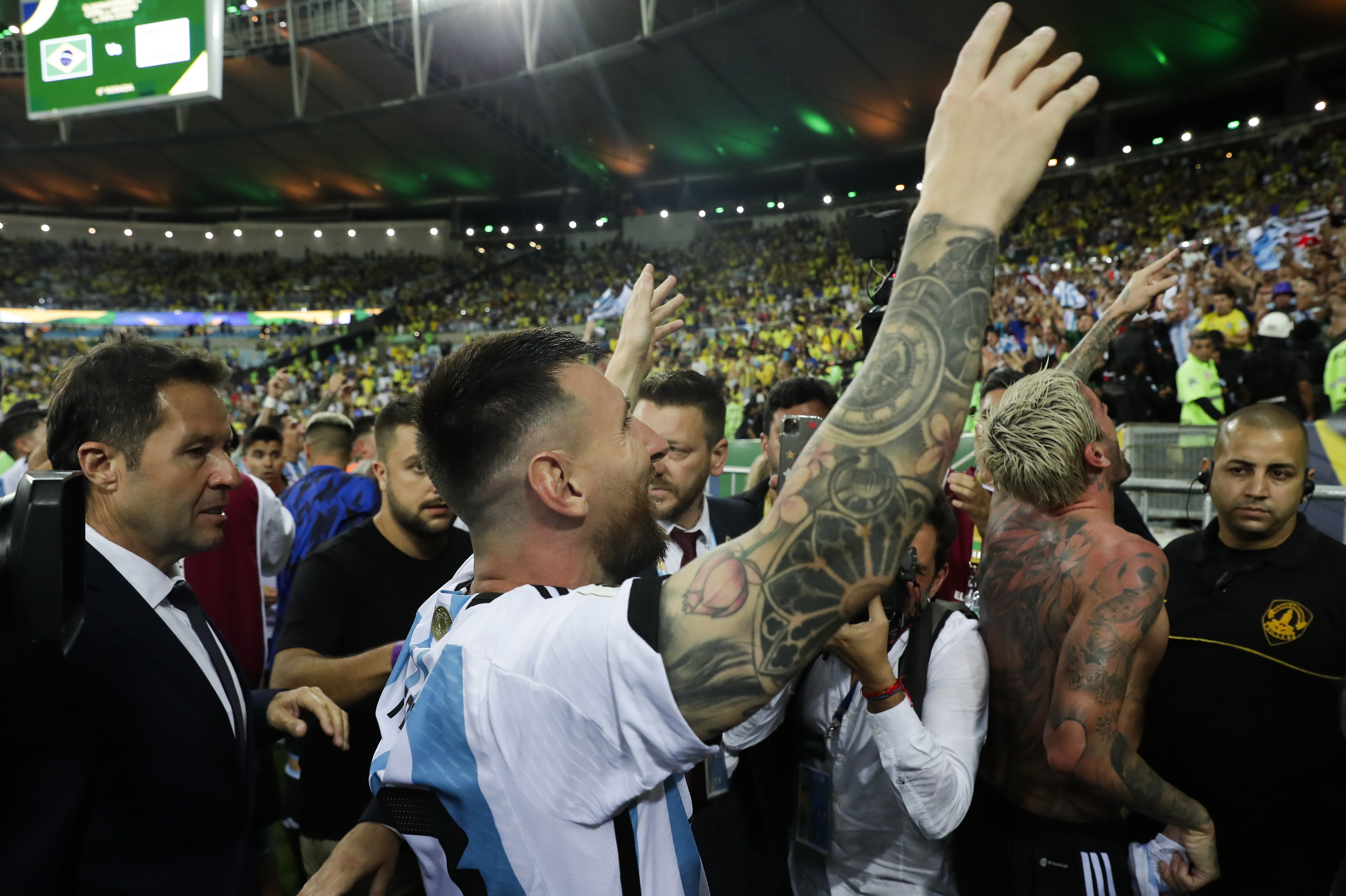 “No íbamos a jugar porque vimos cómo le pegaban a la gente”: Lionel Messi