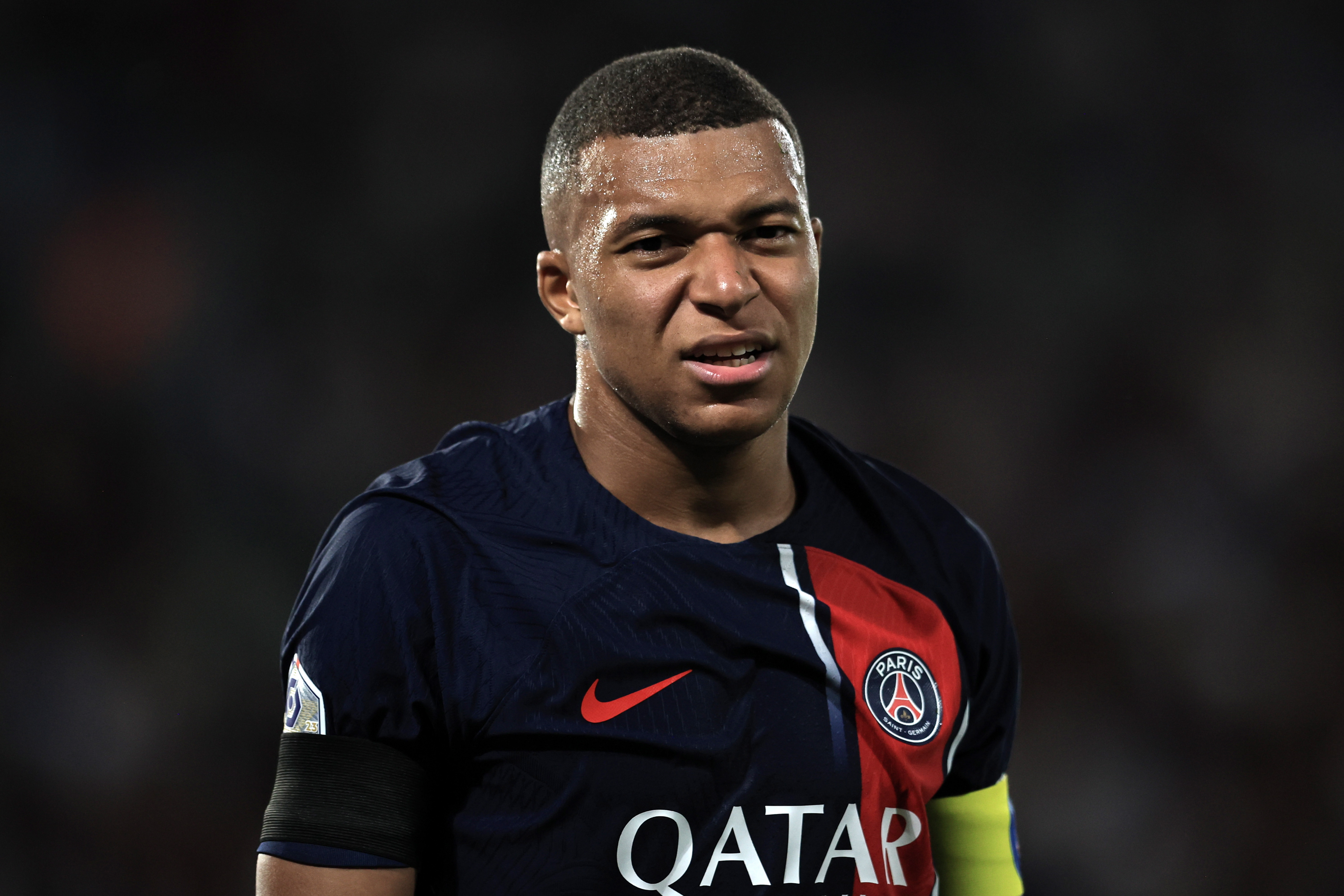 ¿Se va o se queda en el PSG? Mbappé es libre de elegir en este mercado de fichajes