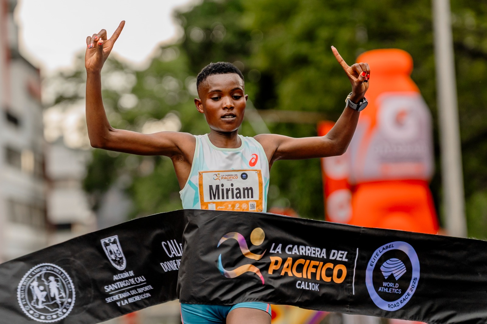La keniata Miriam Chebet se consagró campeona de la Carrera del Pacífico 2025.