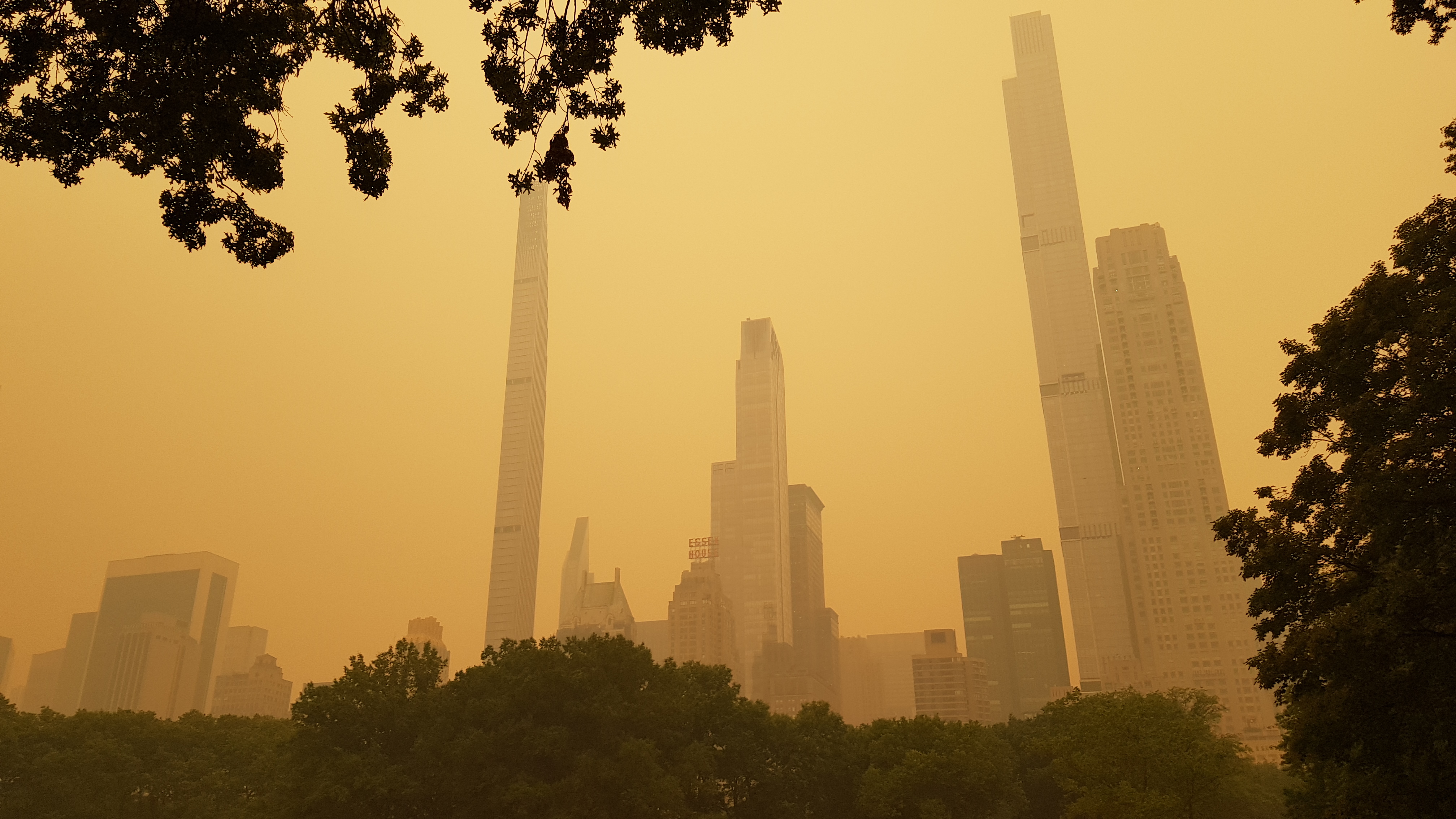 Nueva York, Estados Unidos. El 26 de junio de 2014. Las nubes en