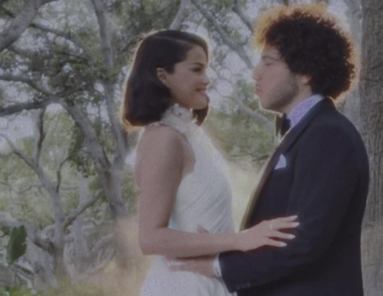 Selena Gómez pensó que moriría tras casarse con Benny Blanco: “Me puse a llorar”
