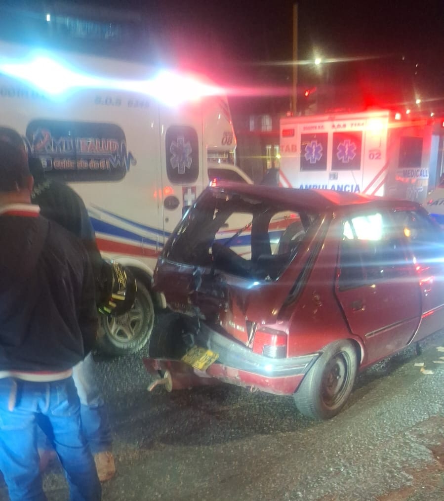 Mujer embarazada y menores entre los afectados por choque múltiple en Bogotá