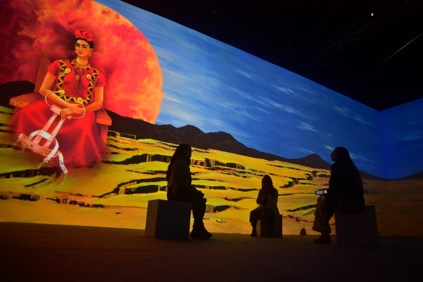 En fotos: recorra la exposición inmersiva sobre Frida Kahlo