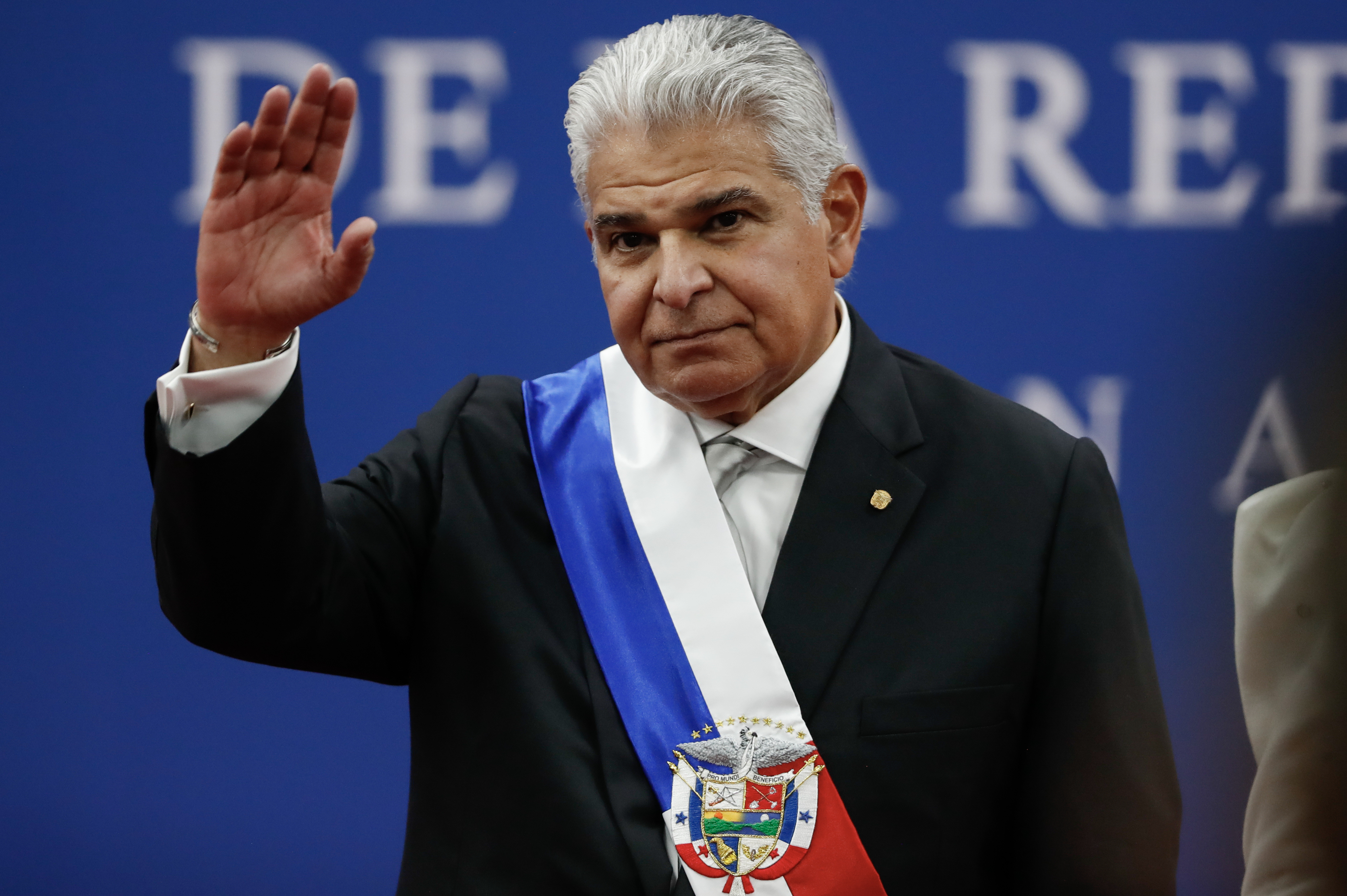 Las promesas de Mulino: cerrar Panamá a migrantes y que EE. UU. pague repatriaciones
