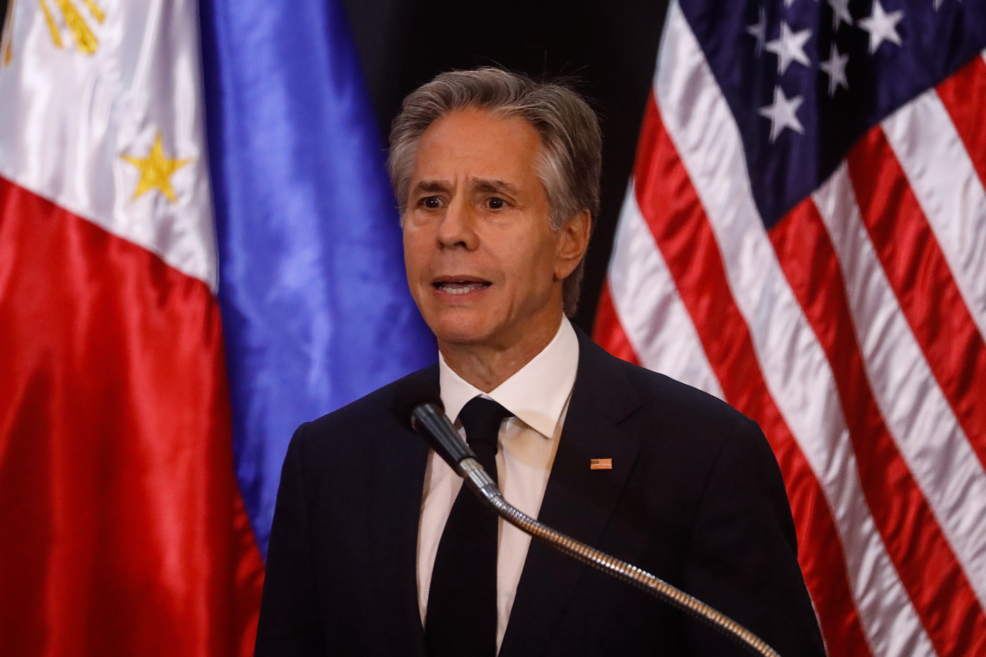 Quezon City (Philippines), 30/07/2024.- US Secretary of State Antony Blinken speaks during a joint press conference at Camp Aguinaldo military camp in Quezon City, Metro Manila, Philippines 30 July 2024. The officials met as part of the Philippines-US 2+2 Ministerial Dialogue, aimed at boosting defense and diplomatic interoperability and cooperation. (Filipinas, Estados Unidos) EFE/EPA/ROLEX DELA PENA