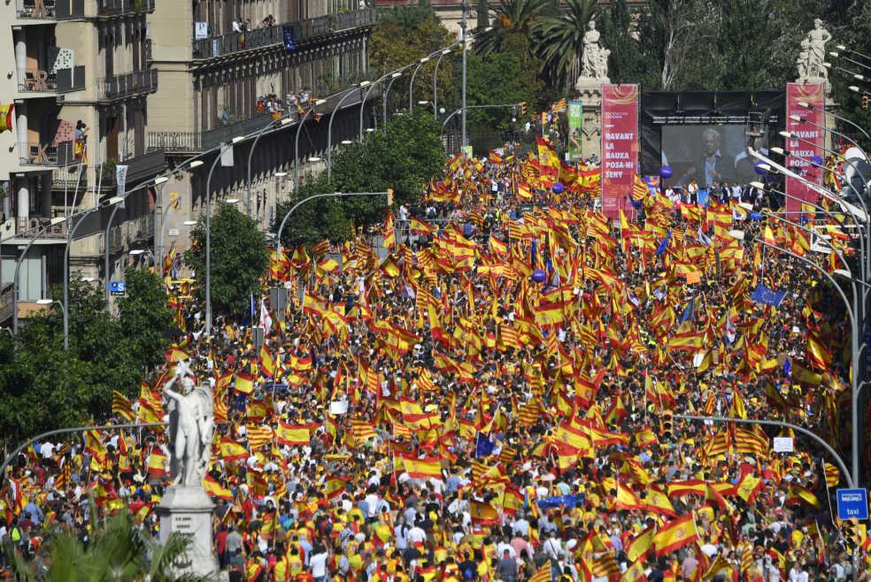 Multitudinaria manifestación en Barcelona a favor de la unidad de España