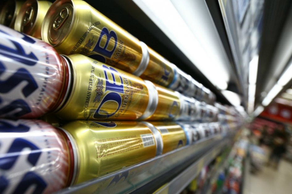 Acción de AB InBev complica acuerdo para tenedores de SABMiller