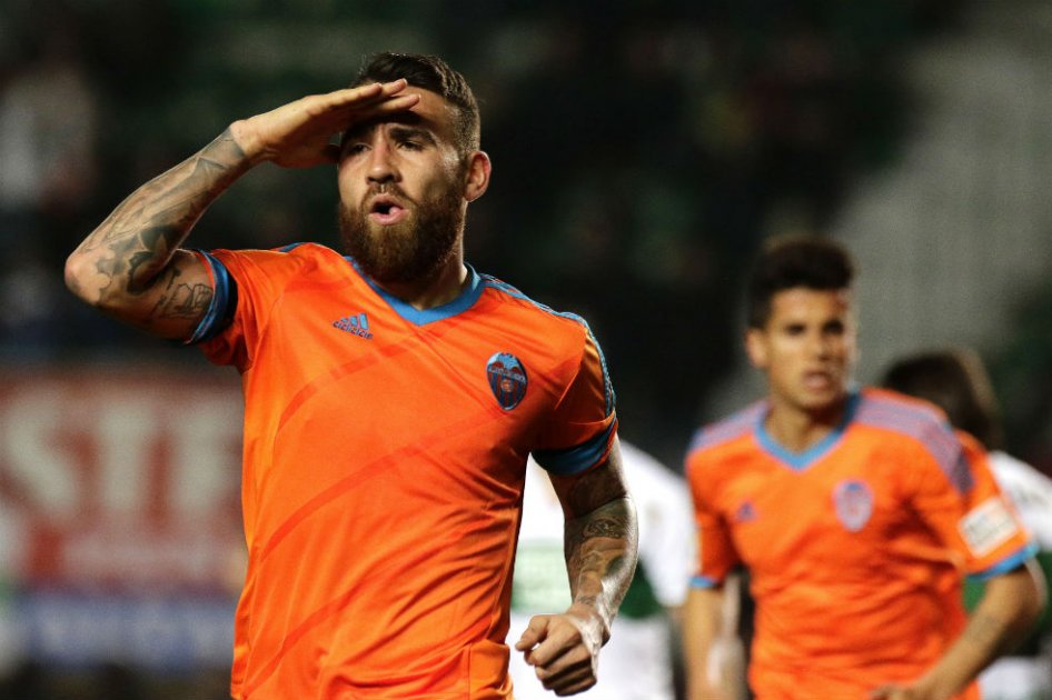 Manchester City hace oficial el fichaje de Otamendi
