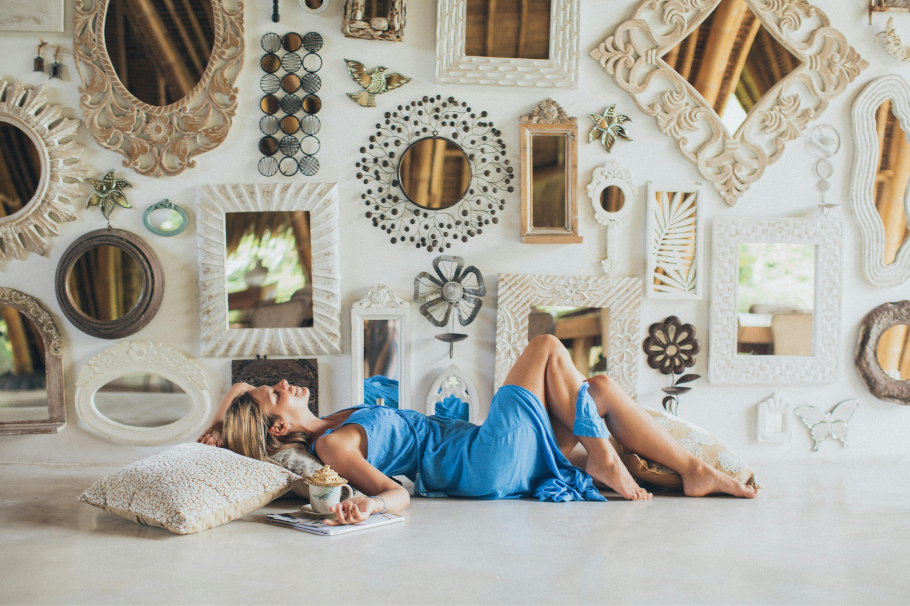 7 lugares para poner un espejo redondo en tu casa para que se vea elegante
