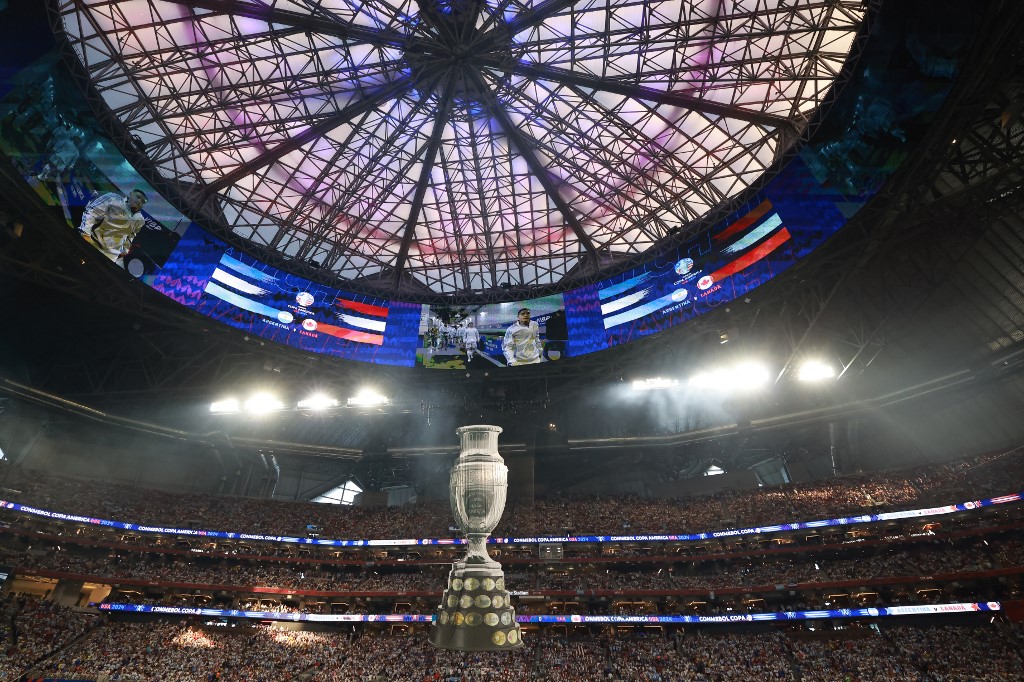 Los polémicos mensajes de Agüero Esgaib, el pastor que bendijo la Copa América