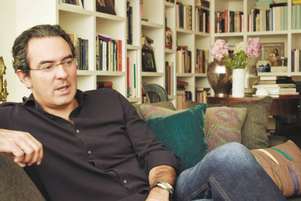 Vásquez: La literatura colombiana trata de mirar «el lado más oscuro del país»