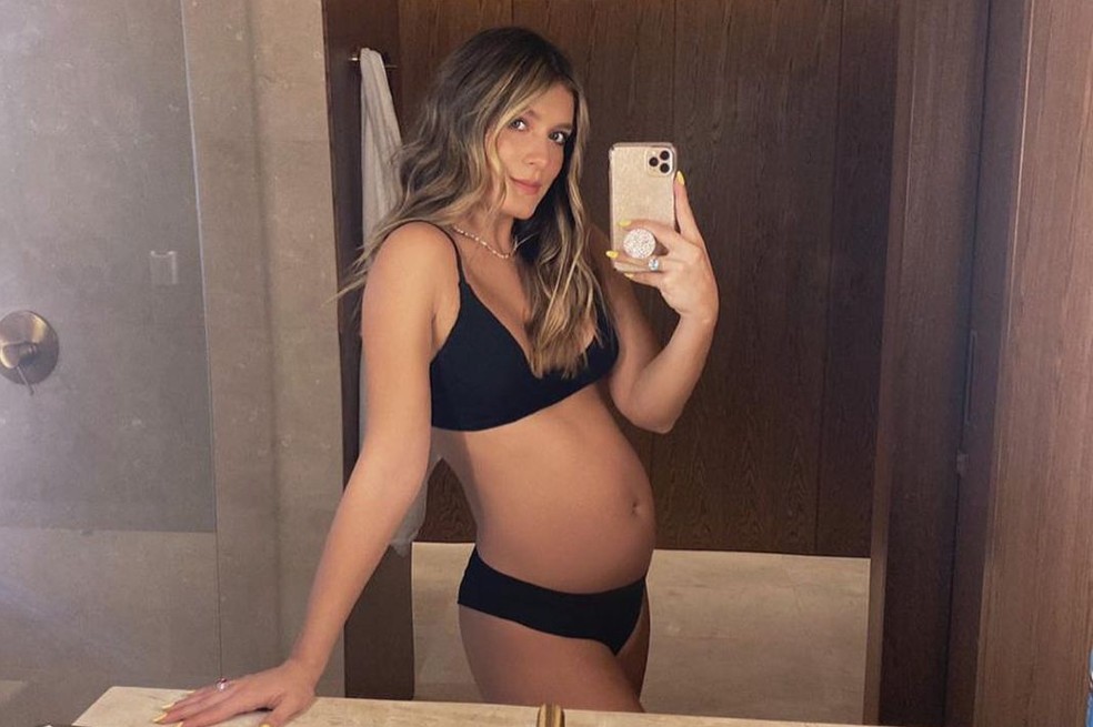 En esta foto tenía 24 semanas de gestación y en la descripción de la publicación invitó a todas las mamás a que se consintieran y disfrutaran esa etapa de sus vidas. “Que jamás se nos olvide lo poderosas que somos, crear vida es un regalo”. La imagen superó los 100 mil likes.