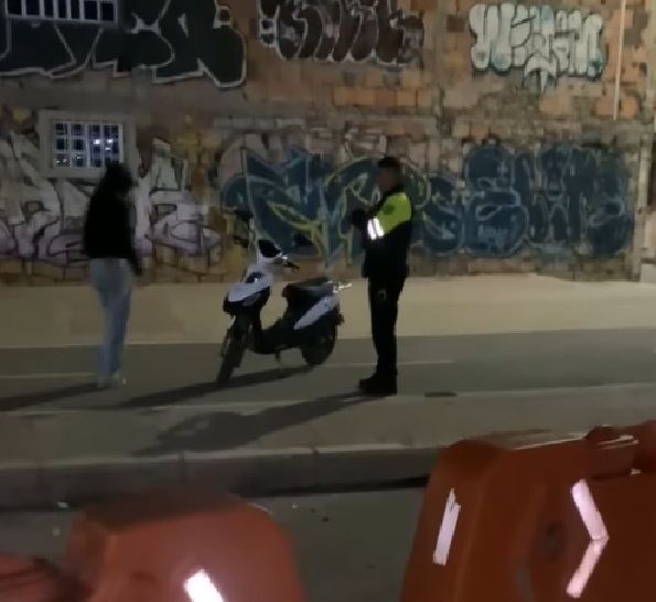 Sujetos que robaron una moto eléctrica a una mujer quedaron libres por falta de denuncia