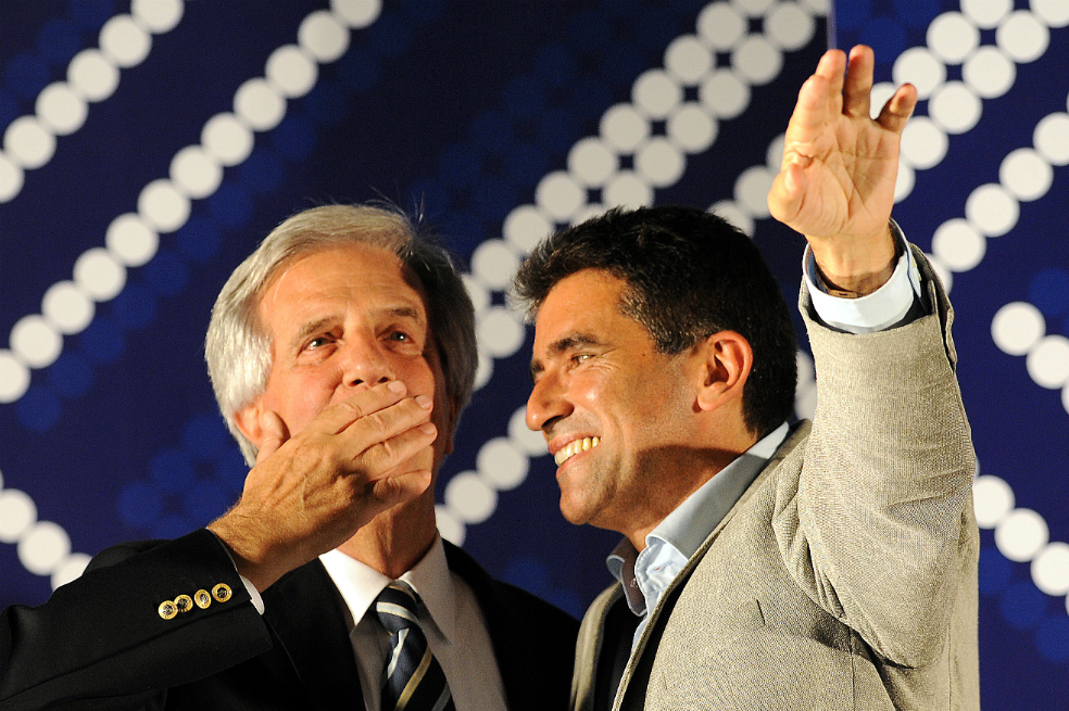 Sednic ( a la izquierda) en un acto de campaña con el actual presidente uruguayo, Taberé Vázquez / AFP