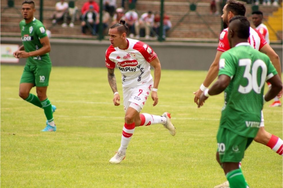 El primer encuentro en el Luis Carlos Galán favoreció al equipo Cardenal en un marcador de 2-1 con goles de Neyder Moreno y Thiago López.