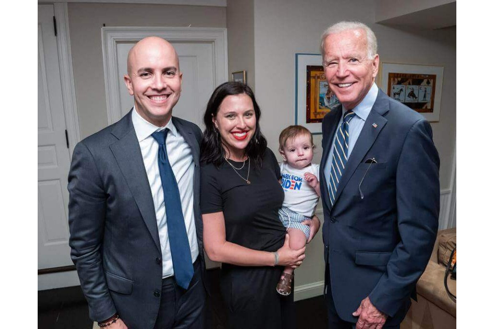 Juan González Román, el colombiano que ha trabajado de la mano con Joe Biden