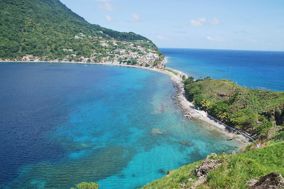 La isla donde ha vivido la apneísta Sofía Gómez será el primer país en prohibir el plástico