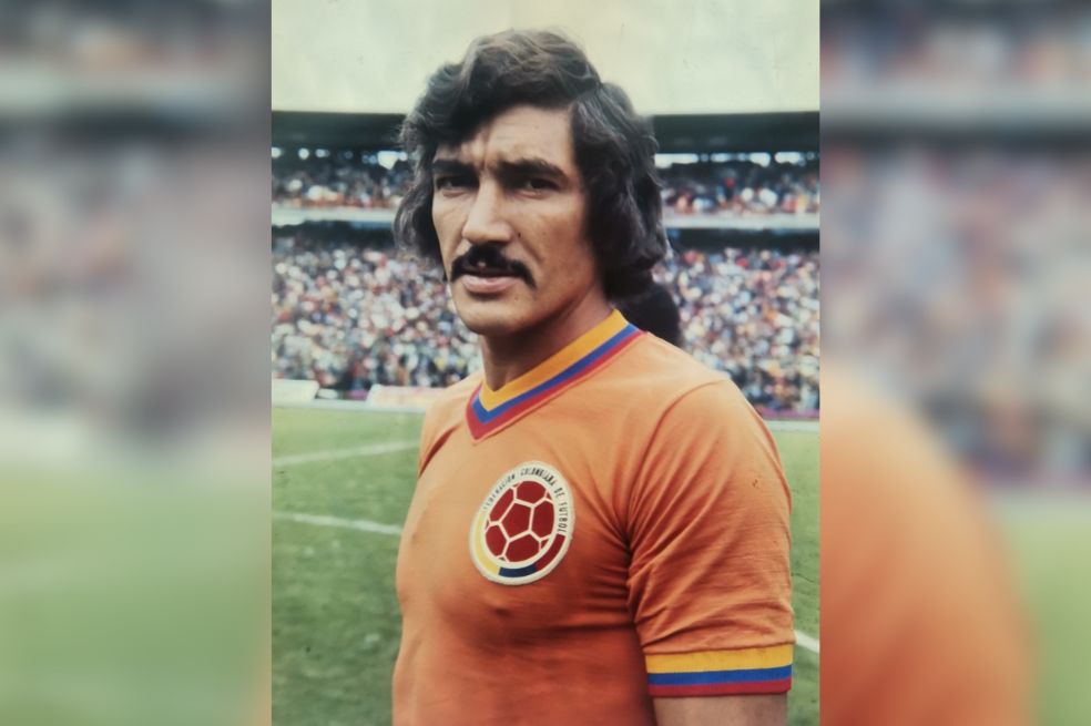 Nelson Silva Pacheco con la indumentaria de la selección de Colombia.