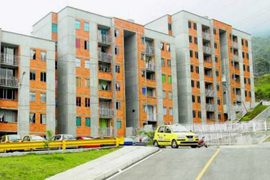 Denuncian cobro de ‘vacunas’ en urbanizaciones de Medellín, a cambio de servicios de vigilancia