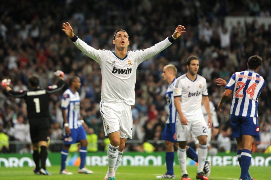 Real Madrid recupera su pegada y golea a La Coruña