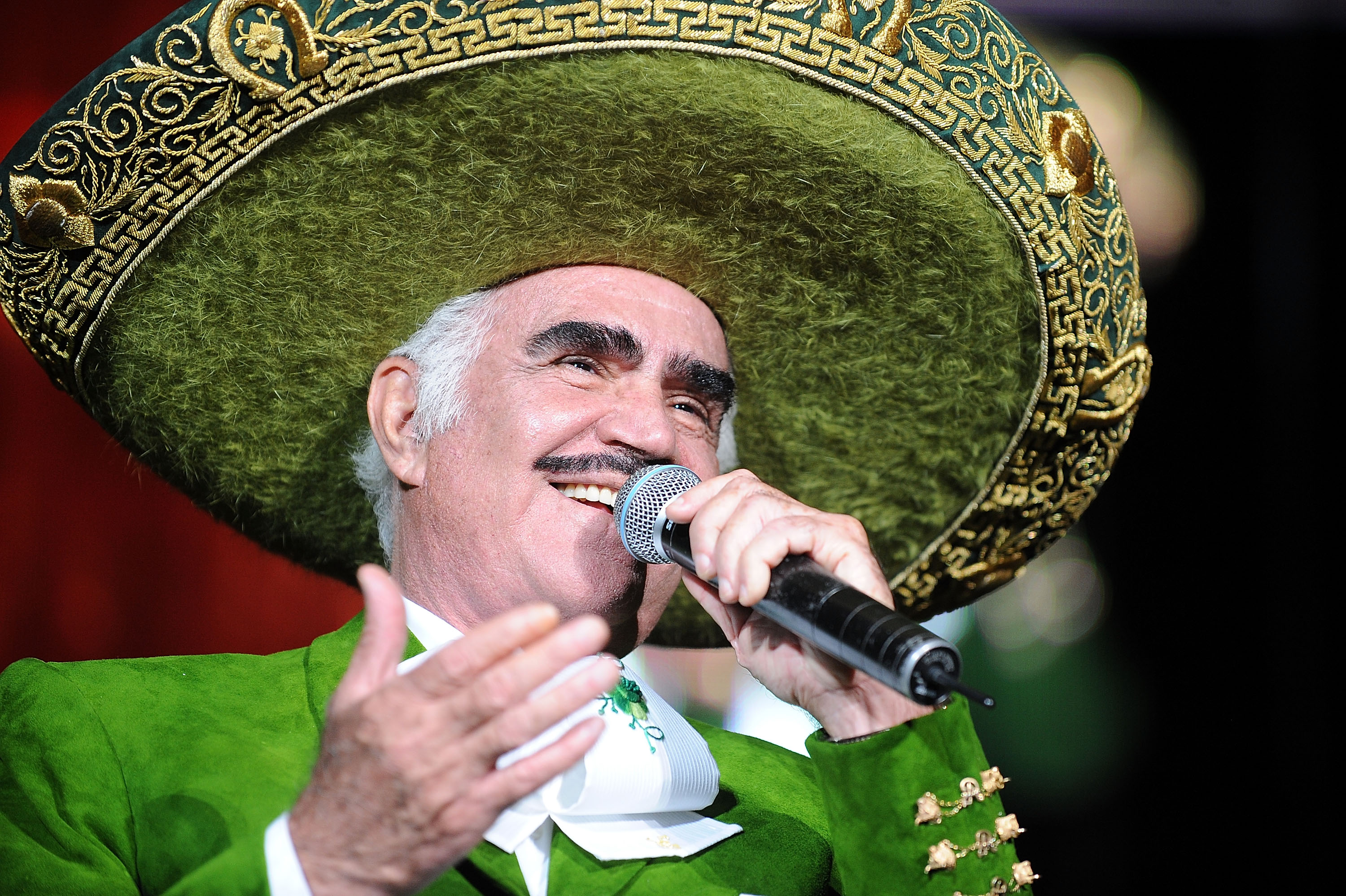 Murió Vicente Fernández, el charro más querido, a los 81 años