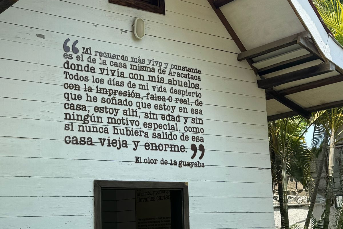 Para la realización del evento, el pueblo se ambientó con varias referencias a la obra de Gabriel García Márquez.