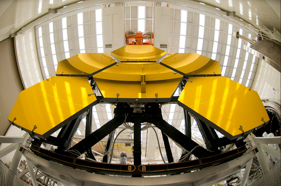 Los espejos de vuelo del telescopio espacial James Webb se someten a pruebas criogénicas en el Marshall de la NASA.