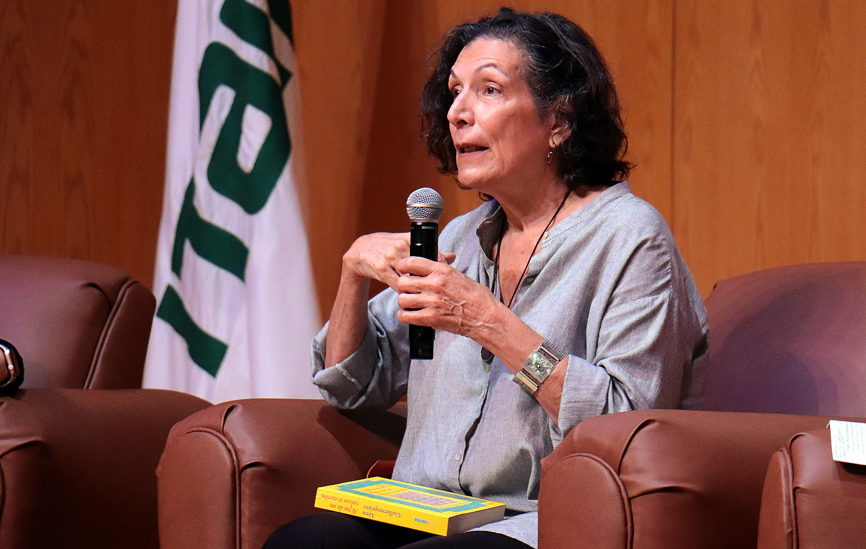 El nuevo libro de Alma Guillermoprieto y la historia sobre Colombia que no había publicado