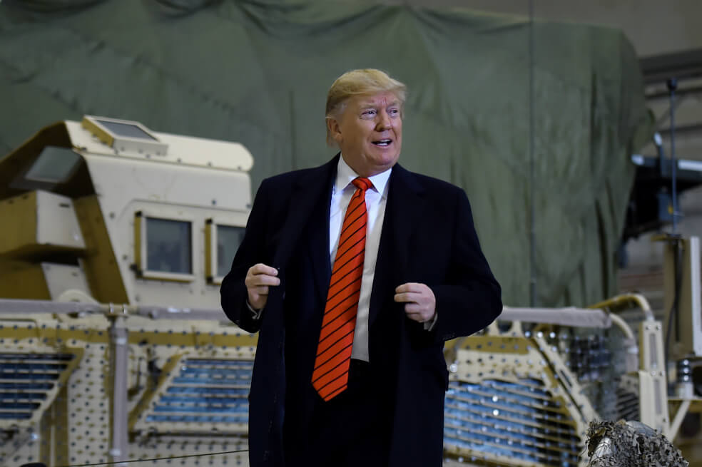 Trump anuncia en Afganistán la reanudación de negociaciones con los talibán