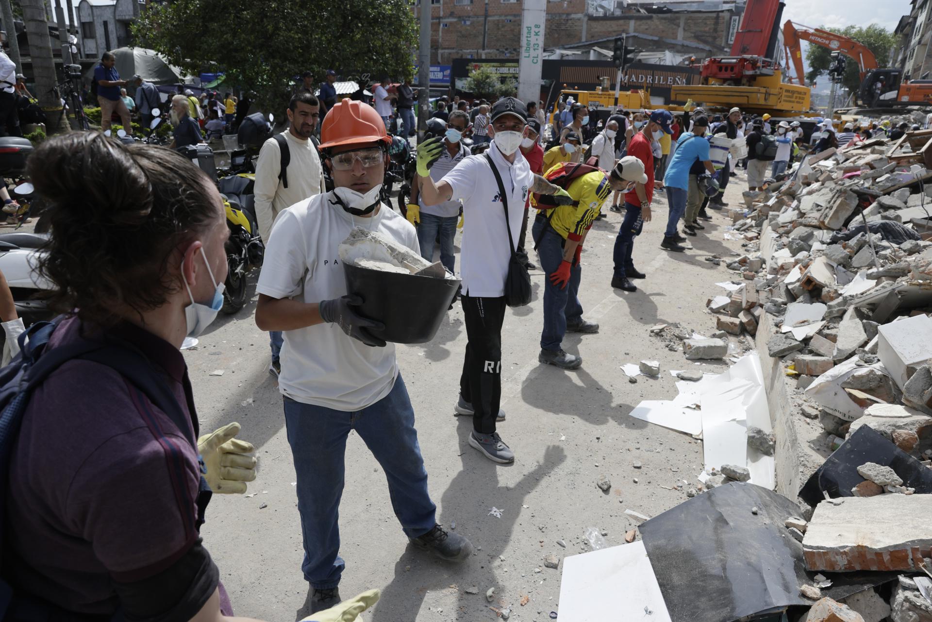 Terremoto en Colombia: ¿por qué los Topos Tlatelolco aún no pueden trabajar en el rescate?
