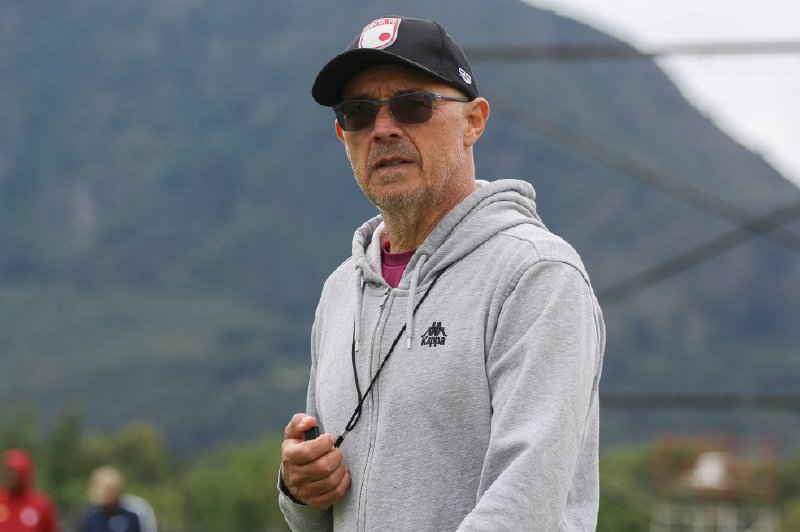 Alfredo Arias sigue buscando el camino de Santa Fe