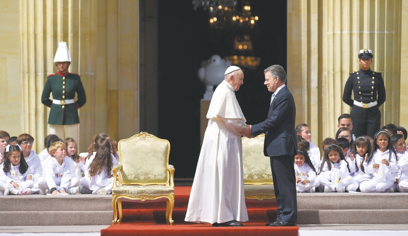 “La sociedad no sólo se hace con los ‘purasangres’”: papa Francisco