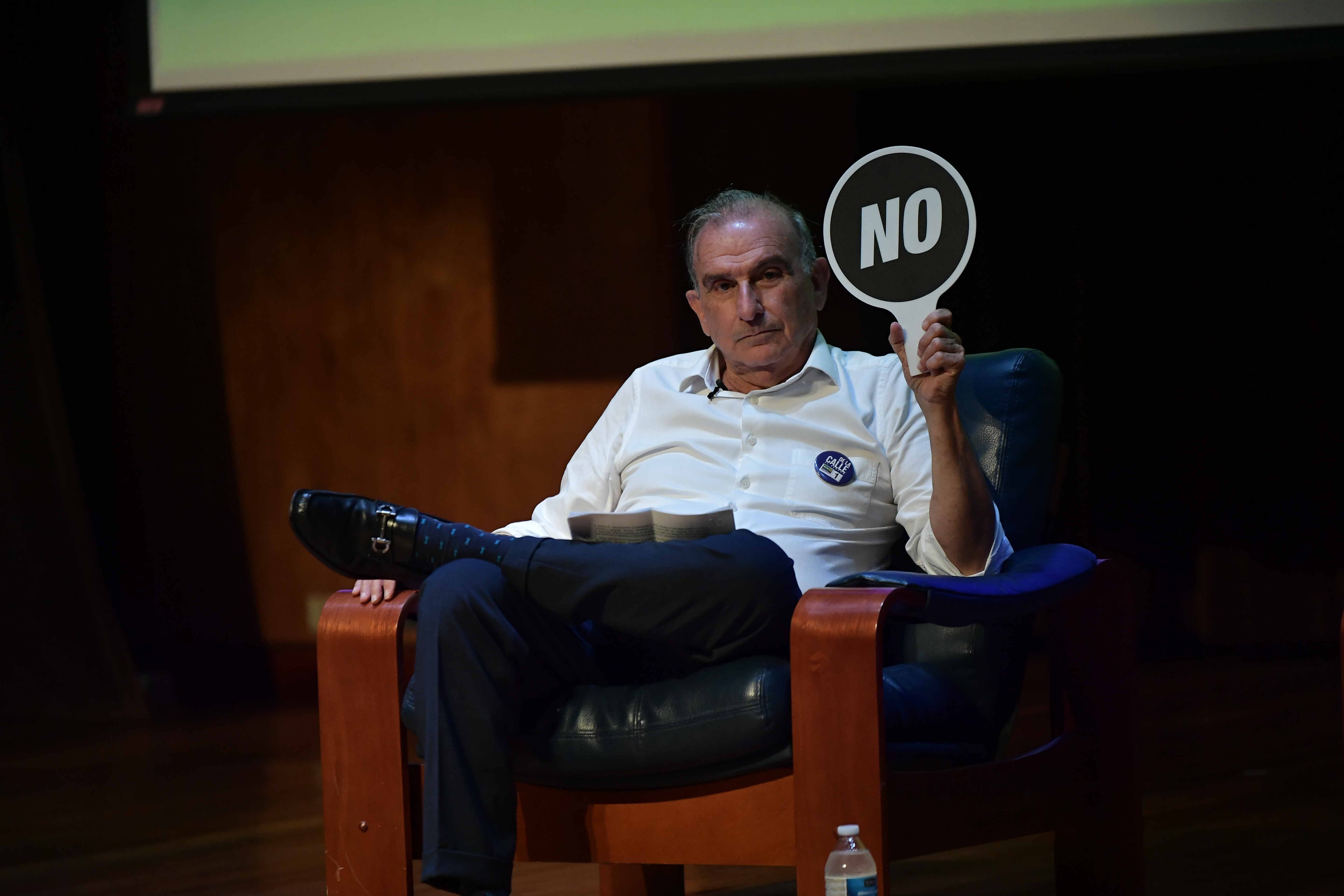 Senador De la Calle se ausentó en debates clave de cannabis y jurisdicción agraria
