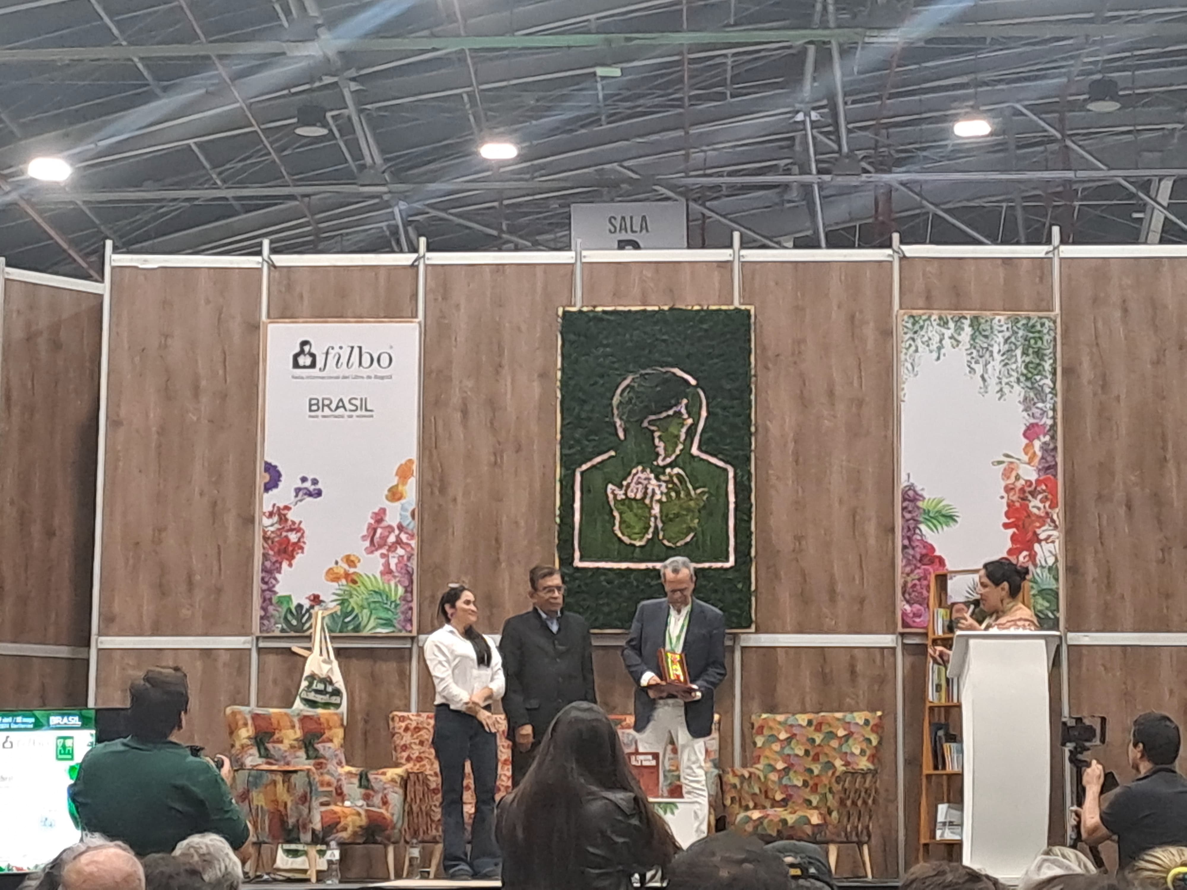José María Fernández Luna Martínez fue el ganado de esta edición de la Bienal Internacional de Novela José Eustasio Rivera.