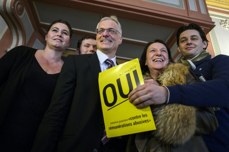 Suiza aprueba por aplastante 67,9 % limitar el salario de los directivos
