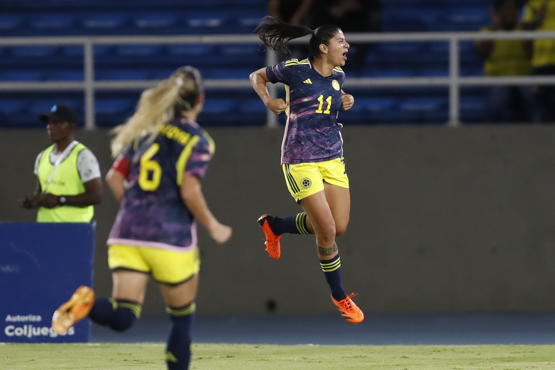Madrugar y trasnocharse, los retos del hincha en el Mundial femenino de fútbol