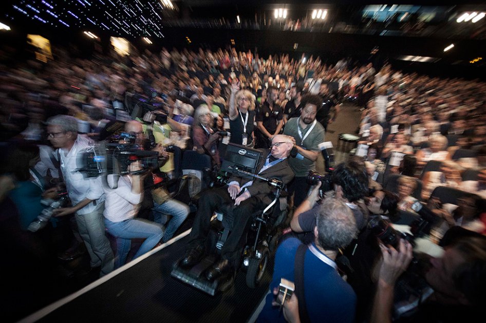 Acosadora de Stephen Hawking es condenada a cuatro meses de prisión