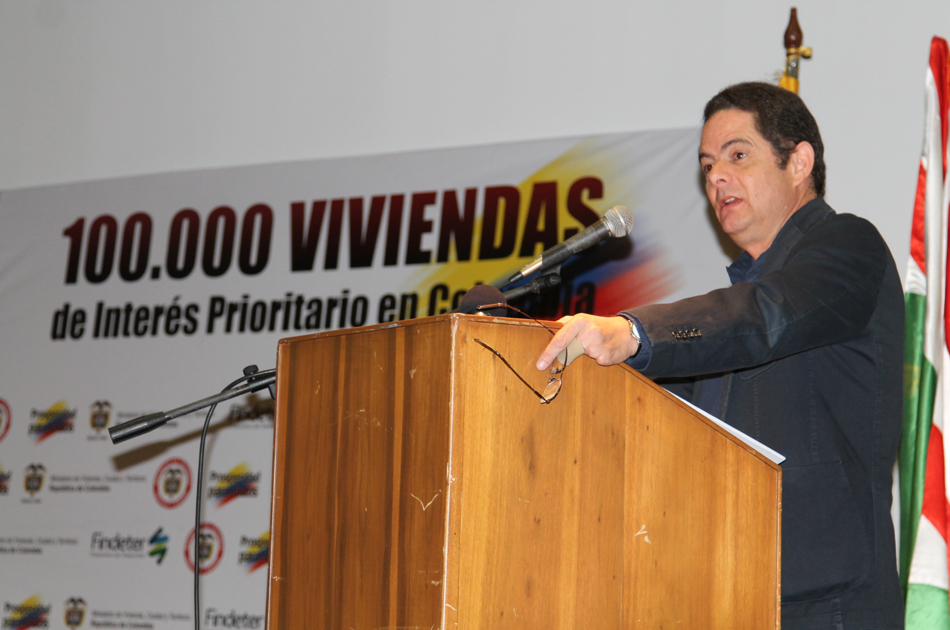Caldas, primera estación de Vargas Ll. en Eje Cafetero para construcción de viviendas