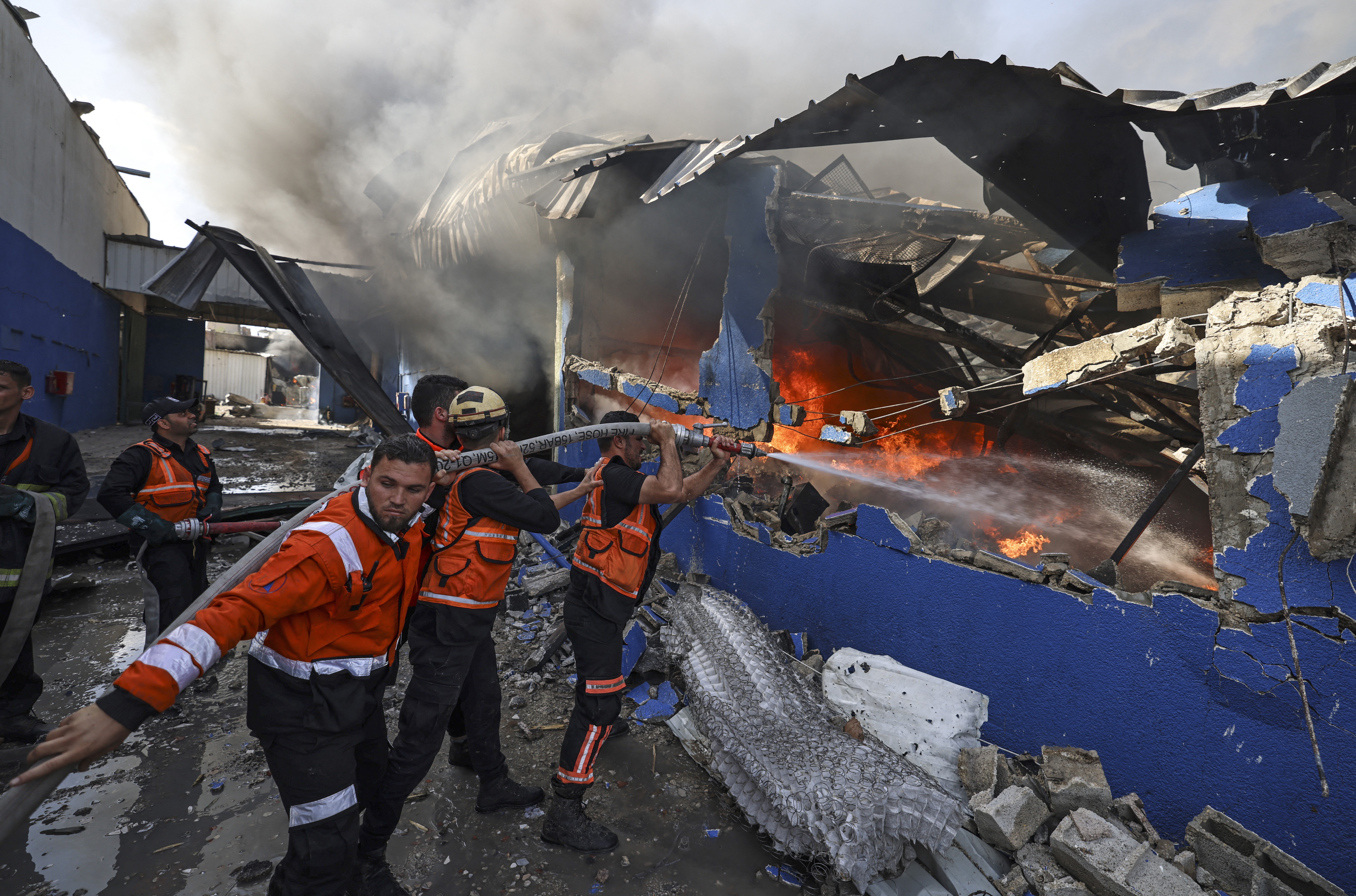 Bombardeos israelíes continúan en Gaza, tras 200 muertos en una semana