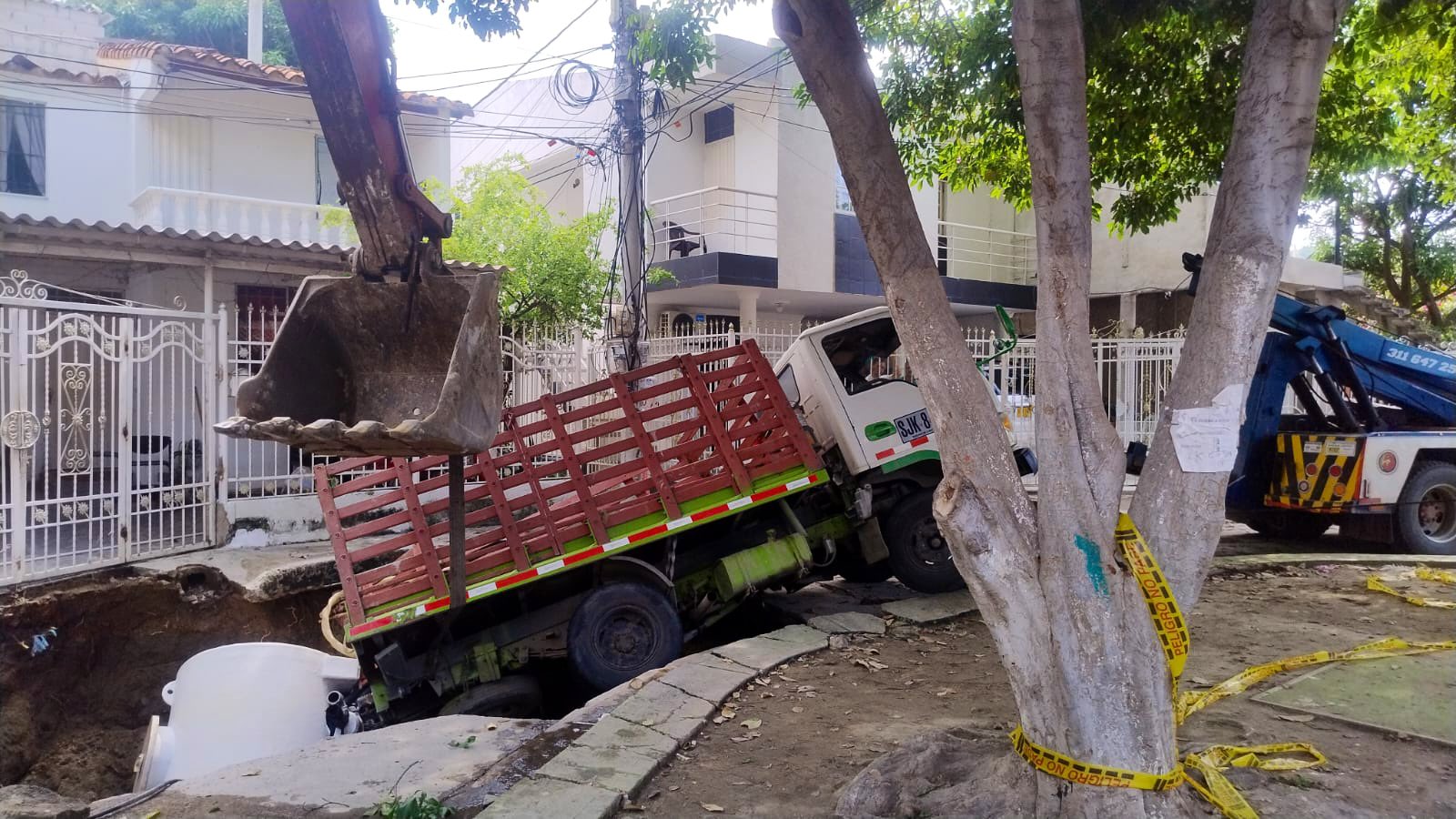 El hundimiento por el que declararon la emergencia en un barrio en Santa Marta