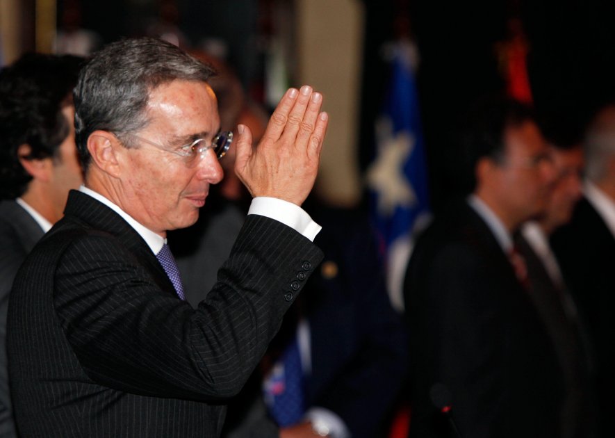 «Santos no es el presidente de la paz»: Uribe