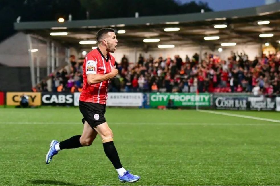 Derry, la ciudad británica donde el fútbol siguió pese al luto por la Reina Isabel
