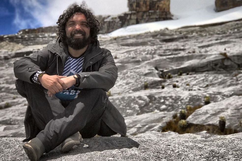 Juan Vergara - @Juan.lavueltaalmundoLo que está pasando evidencia una vez más lo que ocurre entre la ciudad y las regiones apartadas de diferentes lugares no solo de Colombia, sino del mundo. Hasta que la situación nos toca en nuestra propia casa, hasta que veamos que ningún litro de agua va a salir de nuestro grifo, no tomamos decisiones. Ese es el inconveniente más grande que tenemos como sociedad.