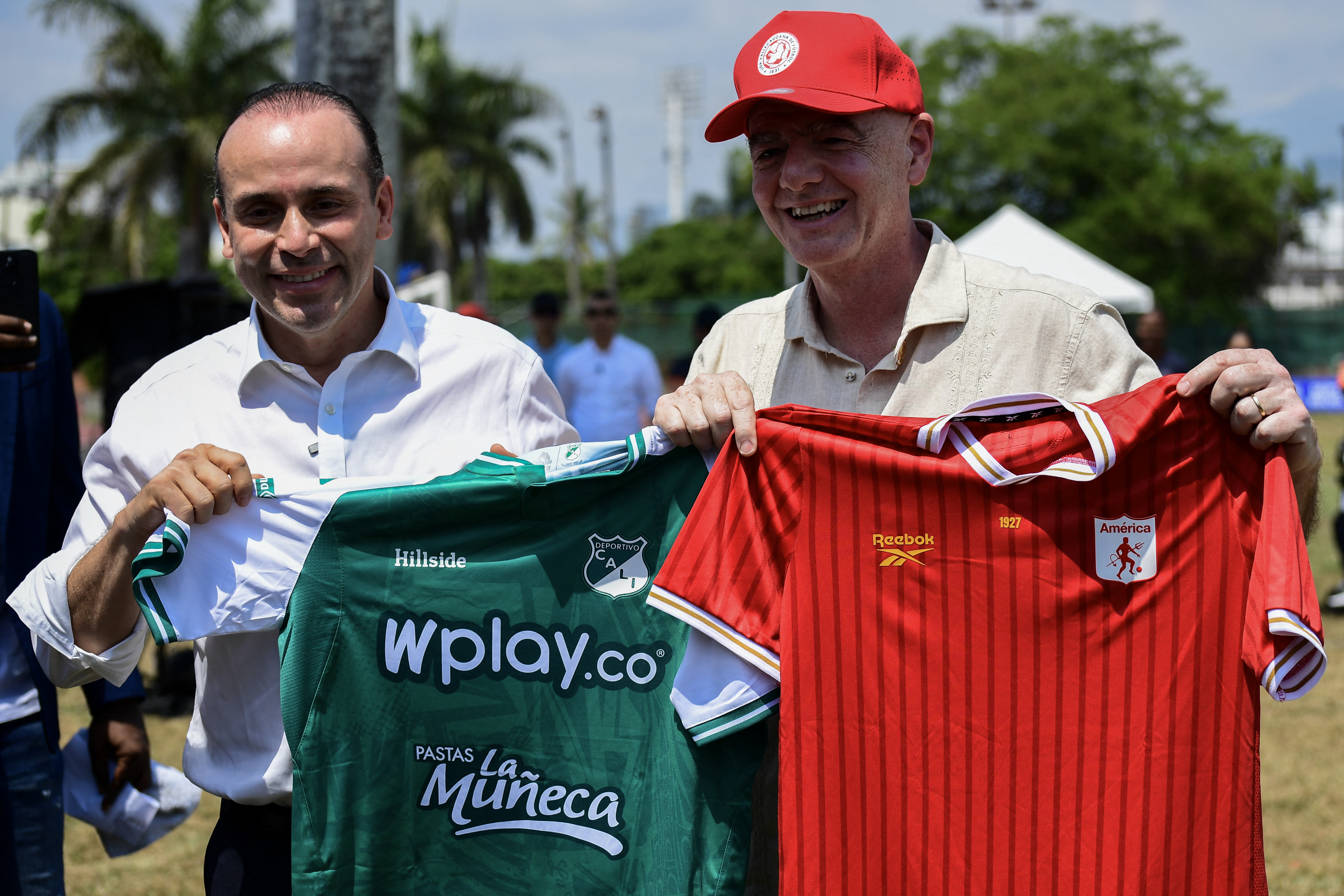 Infantino llegó a Colombia en plena crisis de la FIFA y recibió el respaldo de Sudamérica