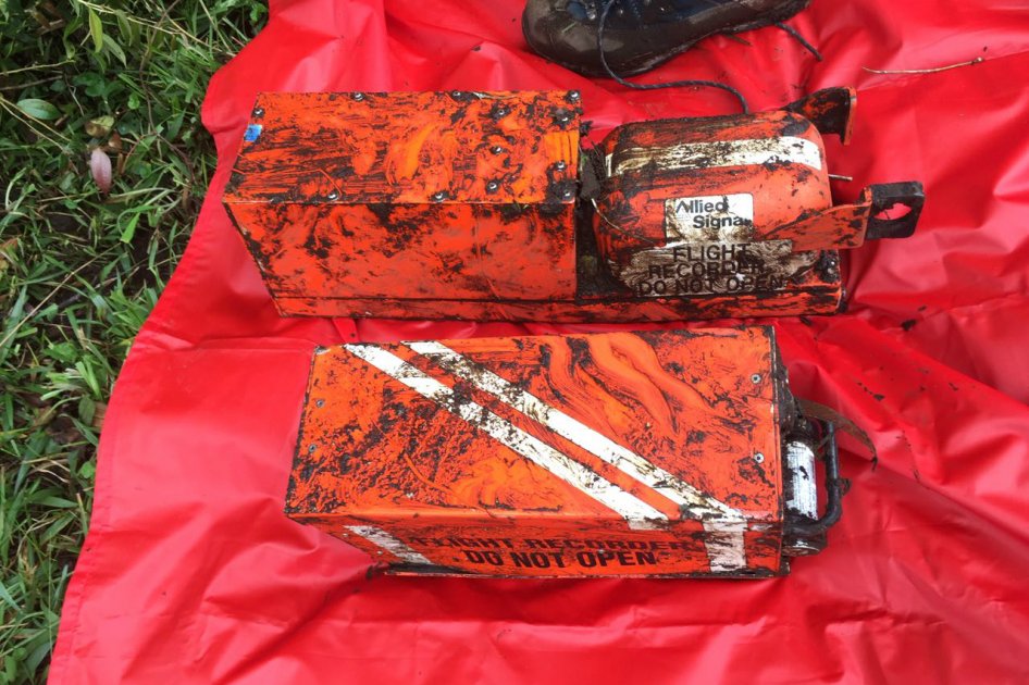 Hallan las cajas negras del avión accidentado este lunes