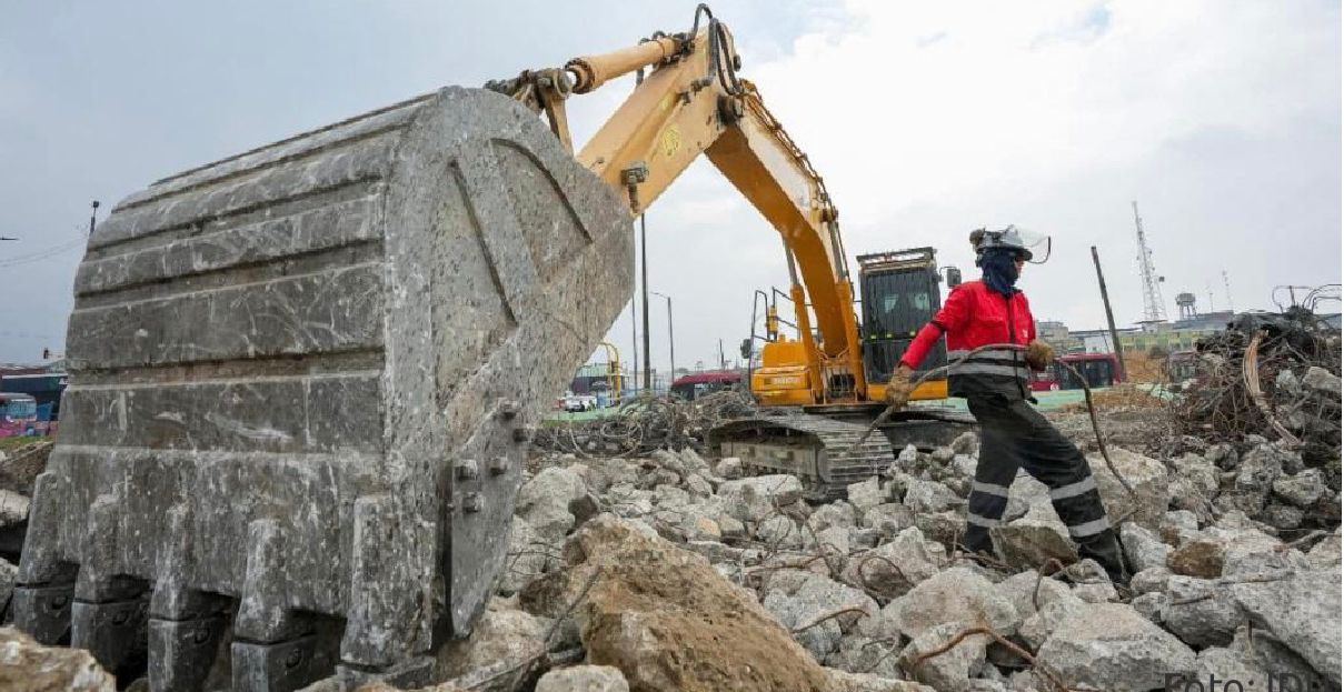 Cierre nocturno en la carrera 68 por demolición de puente peatonal